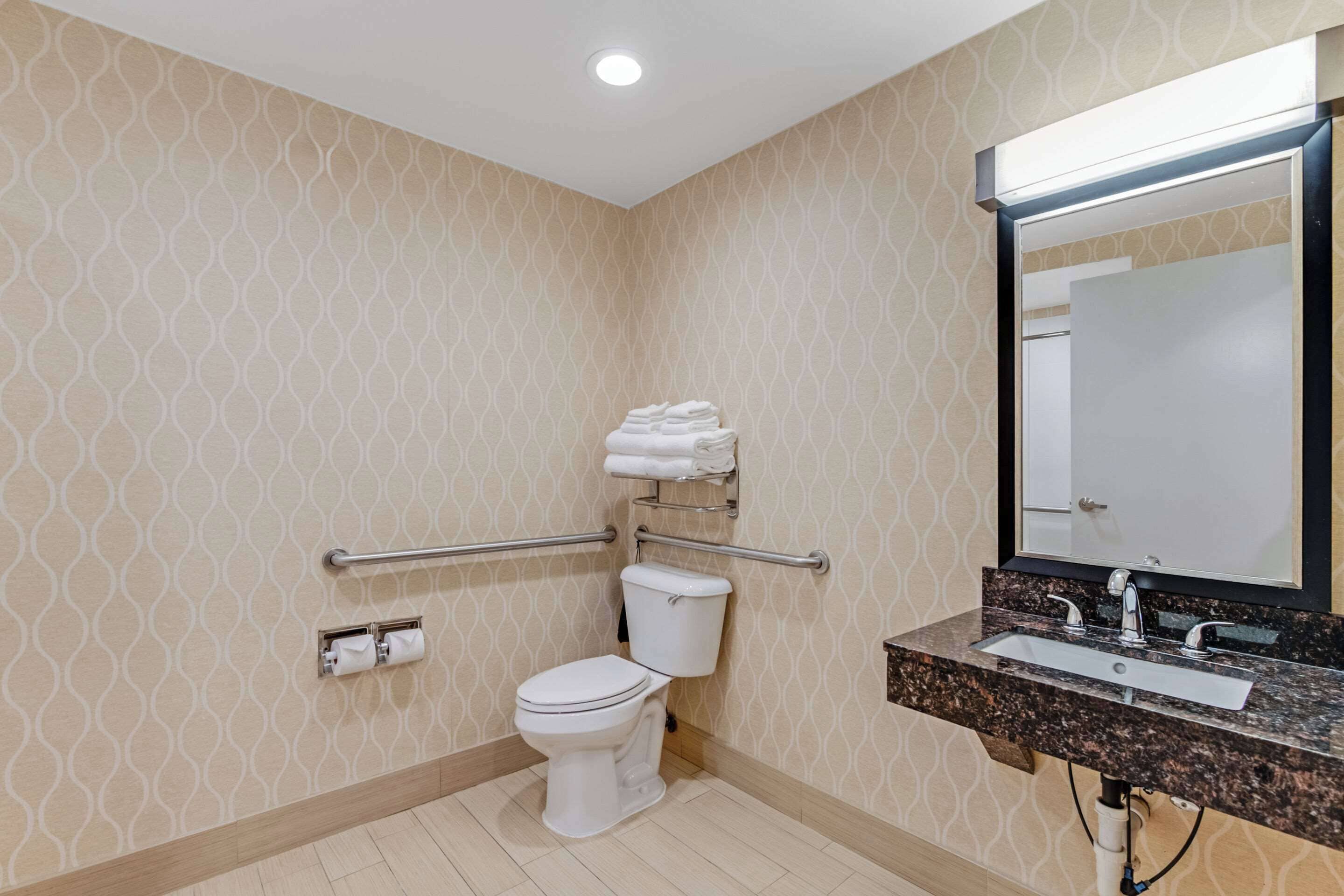 suite | individually decorated, individually furnished, desk, laptop workspace