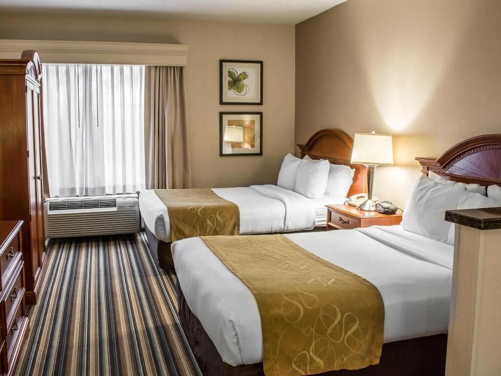 Individueel gedecoreerd, individueel gemeubileerd, een bureau