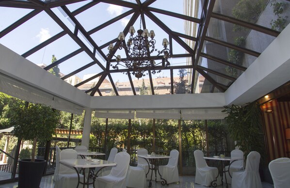 3 restaurants, breakfast, lunch, dinner served; Mediterranean cuisine