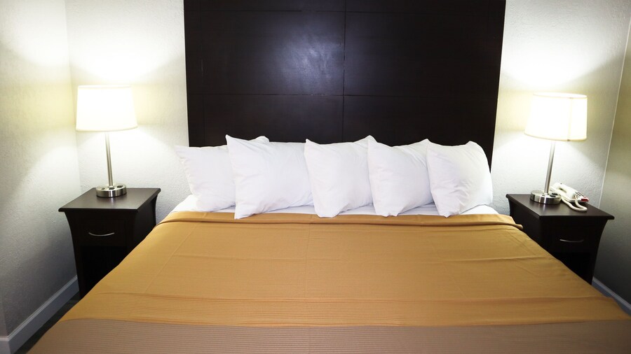 Days Inn by Wyndham Moulton