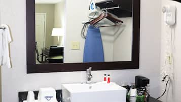 Ducha y bañera combinadas y toallas