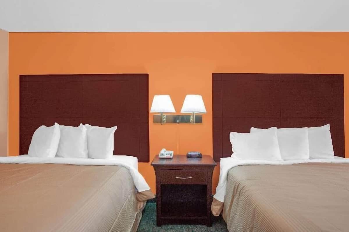 Caja de seguridad en la habitación y escritorio