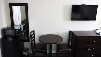 Suite, 1 King Bed, Non Smoking | In-room safe, desk, iron/ironing board, rollaway beds