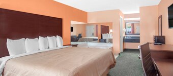 Days Inn by Wyndham Moulton