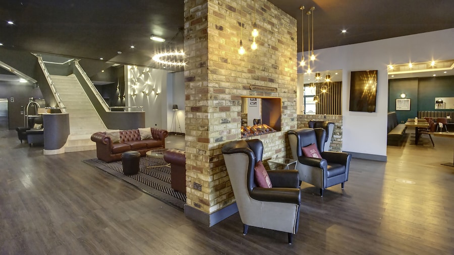 Sandman Signature London Gatwick Hotel