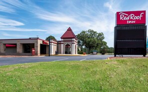 Unclassified image, 5 of 42, button - Red Roof Inn Petersburg - Fort Lee (Petersburg)