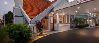 Howard Johnson by Wyndham Vero Beach / Downtown