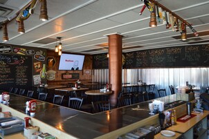 Lunch and dinner served