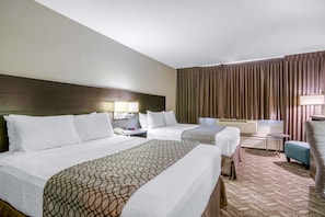 Zimmer, 2 Queen-Betten, Nichtraucher (Upper Floor) | Pillowtop-Betten, Schreibtisch, Verdunkelungsvorhänge