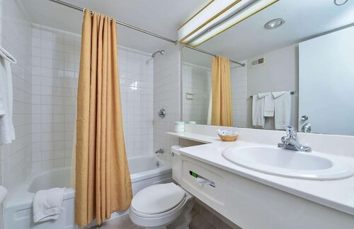 Travelodge by Wyndham Cleveland Airport