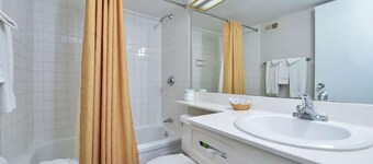 Travelodge by Wyndham Cleveland Airport