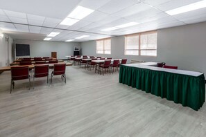 Meeting facility - Travelodge by Wyndham Cleveland Airport (Brook Park)