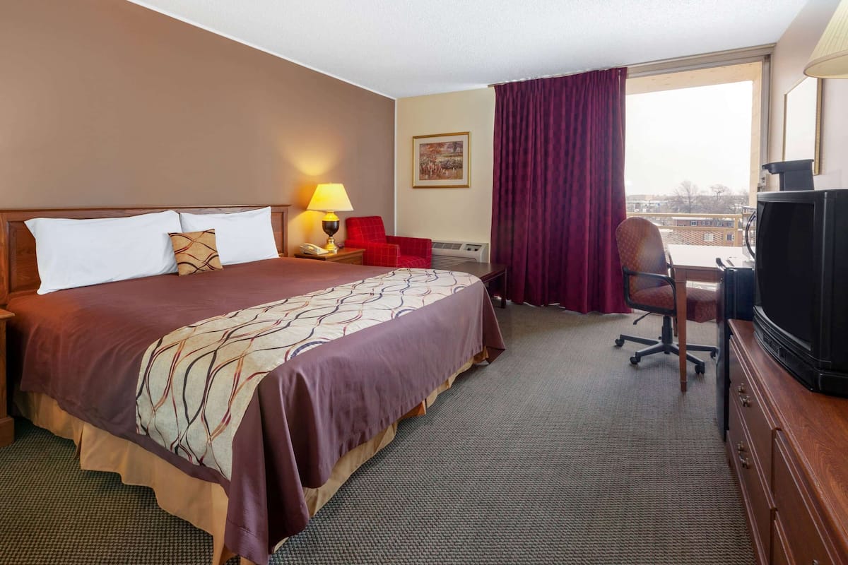 cots/infant beds, rollaway beds, free wifi, bed sheets