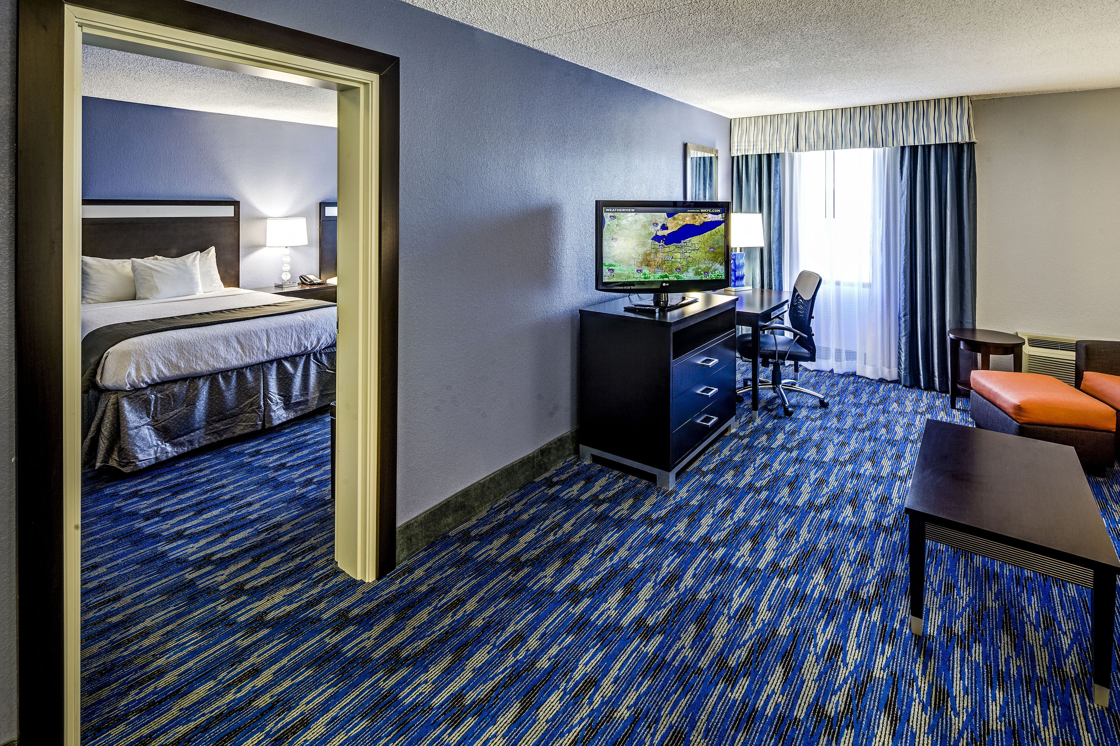 suite, 1 king bed (additional living area) | 1 bedroom, premium bedding, pillow-top beds, desk