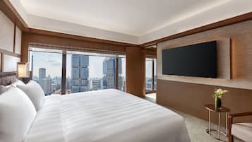 Urban Jungle Suite, Connecting Rooms, Children Amenities, Lounge Access, High Floor, City View | City view