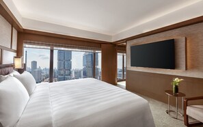 Urban Jungle Suite, Connecting Rooms, Children Amenities, Lounge Access, High Floor, City View | Uitzicht op de stad