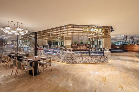 4 restaurants, breakfast, lunch, dinner served; international cuisine