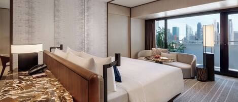 Hochwertige Bettwaren, Minibar, Zimmersafe, Schreibtisch