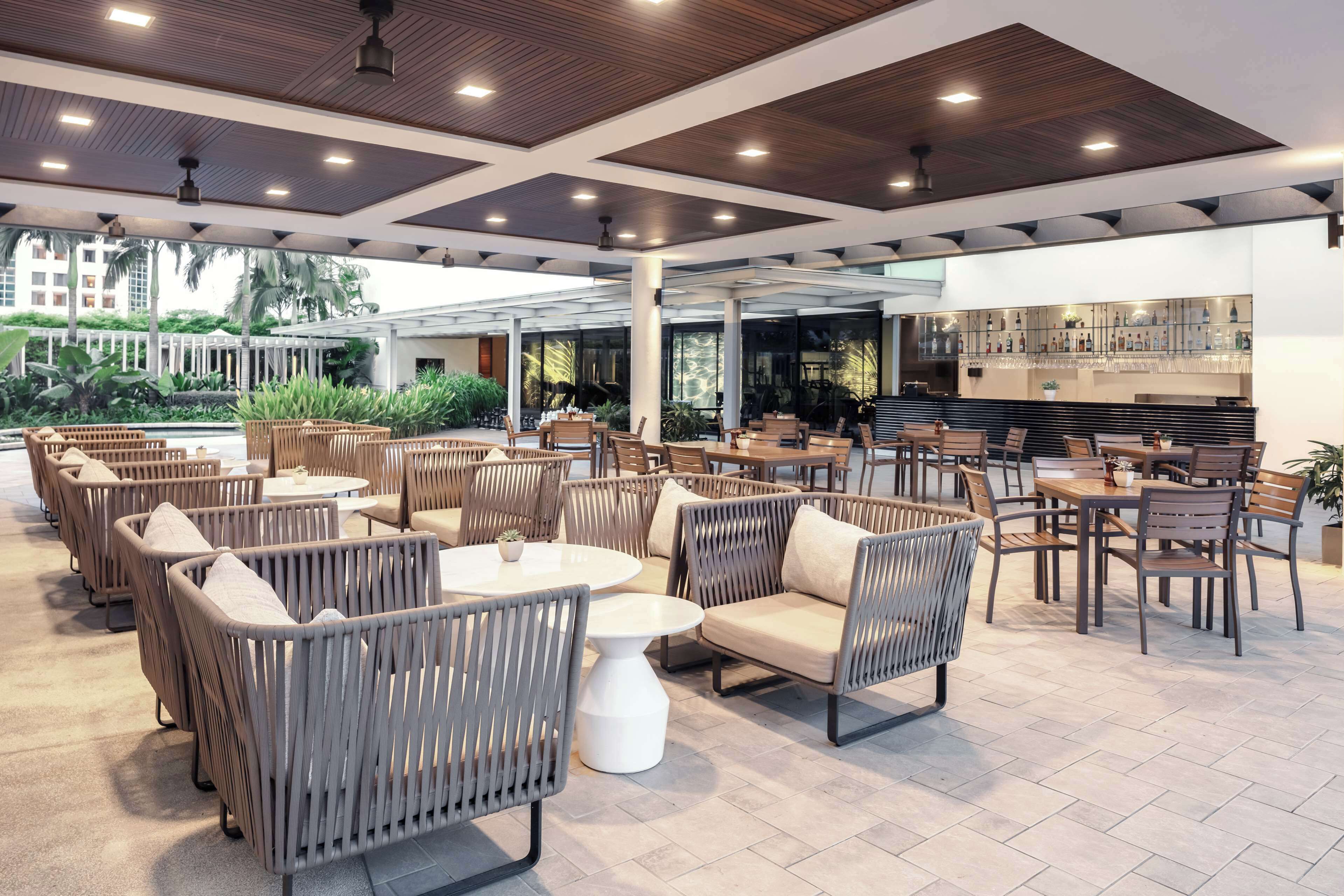 4 restaurants, breakfast, lunch, dinner served; international cuisine