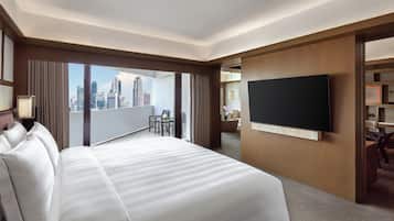 Suite, Bay View | Peralatan tempat tidur premium, bar mini, peti besi dalam bilik, meja