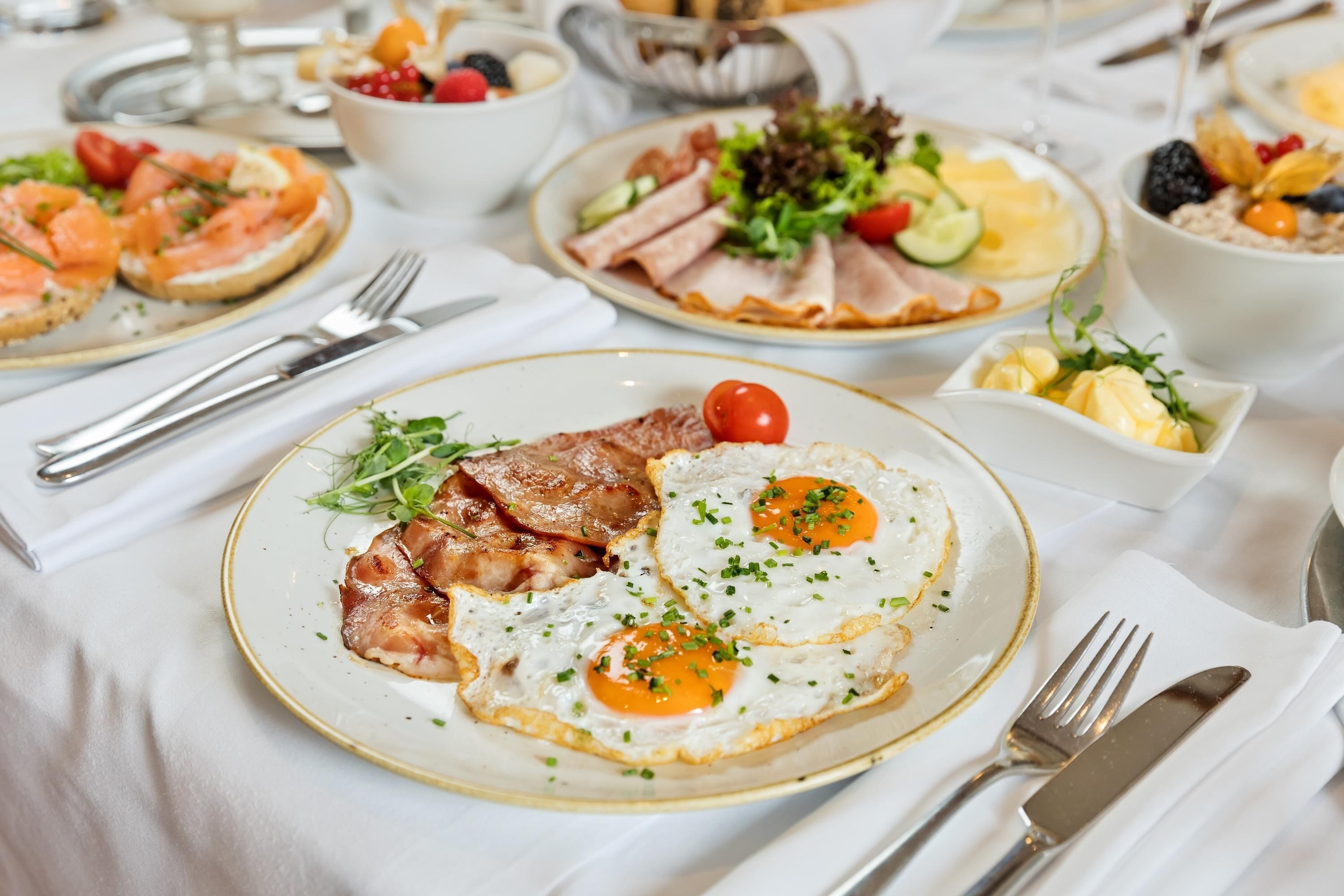 lunch and dinner served, regional cuisine