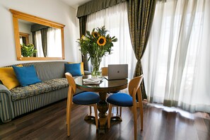 Suite Junior | Minibar, coffre-fort, bureau, lit d’appoint (supplément)