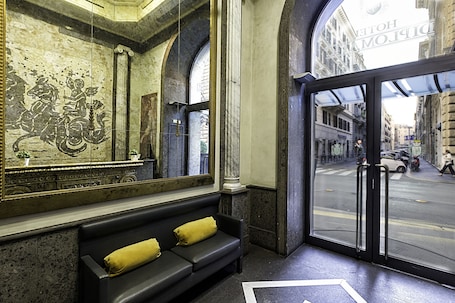 Hotel Diplomatic