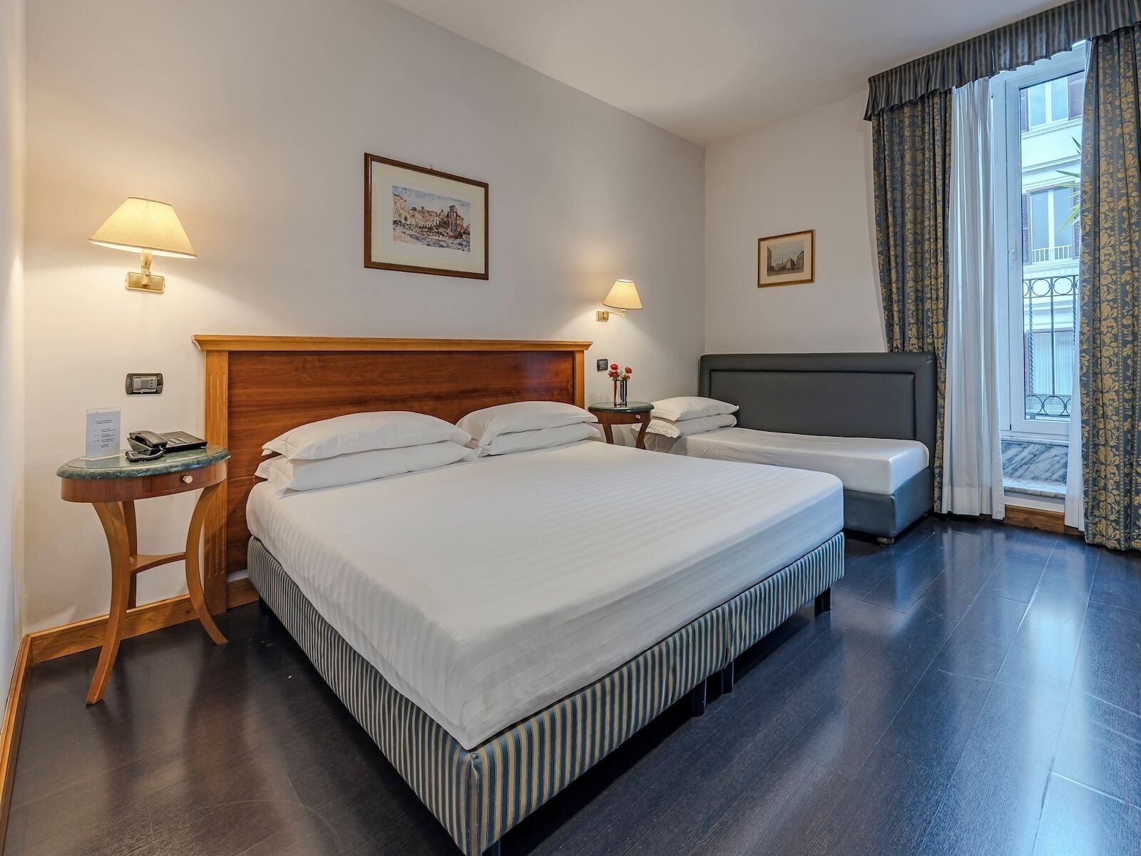 Photo - Hotel Diplomatic