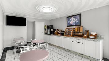 Café da manhã continental grátis todos os dias