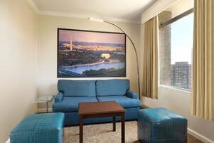 Premium bedding, in-room safe, desk, blackout drapes