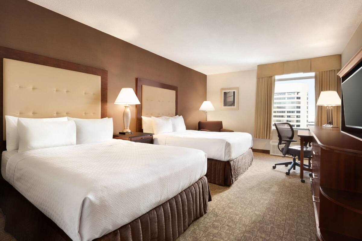 Premium bedding, in-room safe, desk, blackout curtains