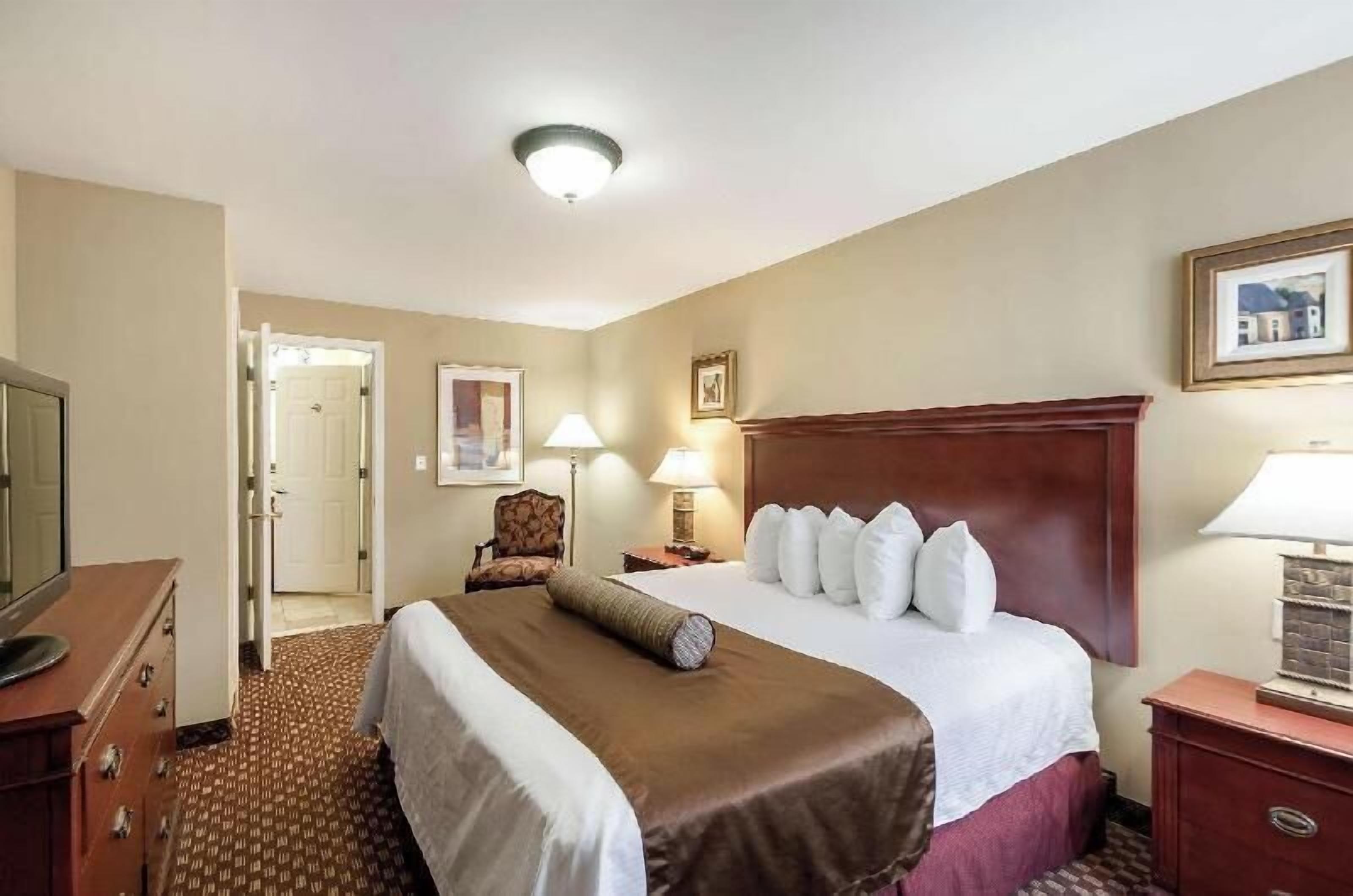 In-room safe, desk, laptop workspace, iron/ironing board