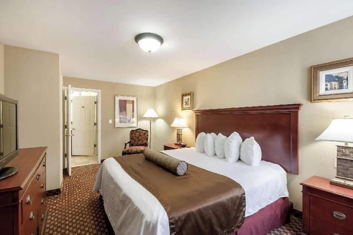 In-room safe, desk, laptop workspace, iron/ironing board
