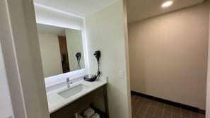 Standard Room, 2 Double Beds, Non Smoking | Bathroom | Hydromassage showerhead, free toiletries, hair dryer, towels