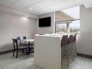 Free daily on-the-go breakfast  - Sleep Inn Chambersburg (Chambersburg)