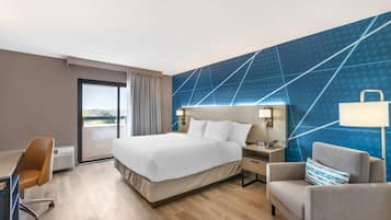 Standard Room, 1 Katil Raja (King), Non Smoking | Peralatan tempat tidur hipoalergenik, seterika/papan seterika
