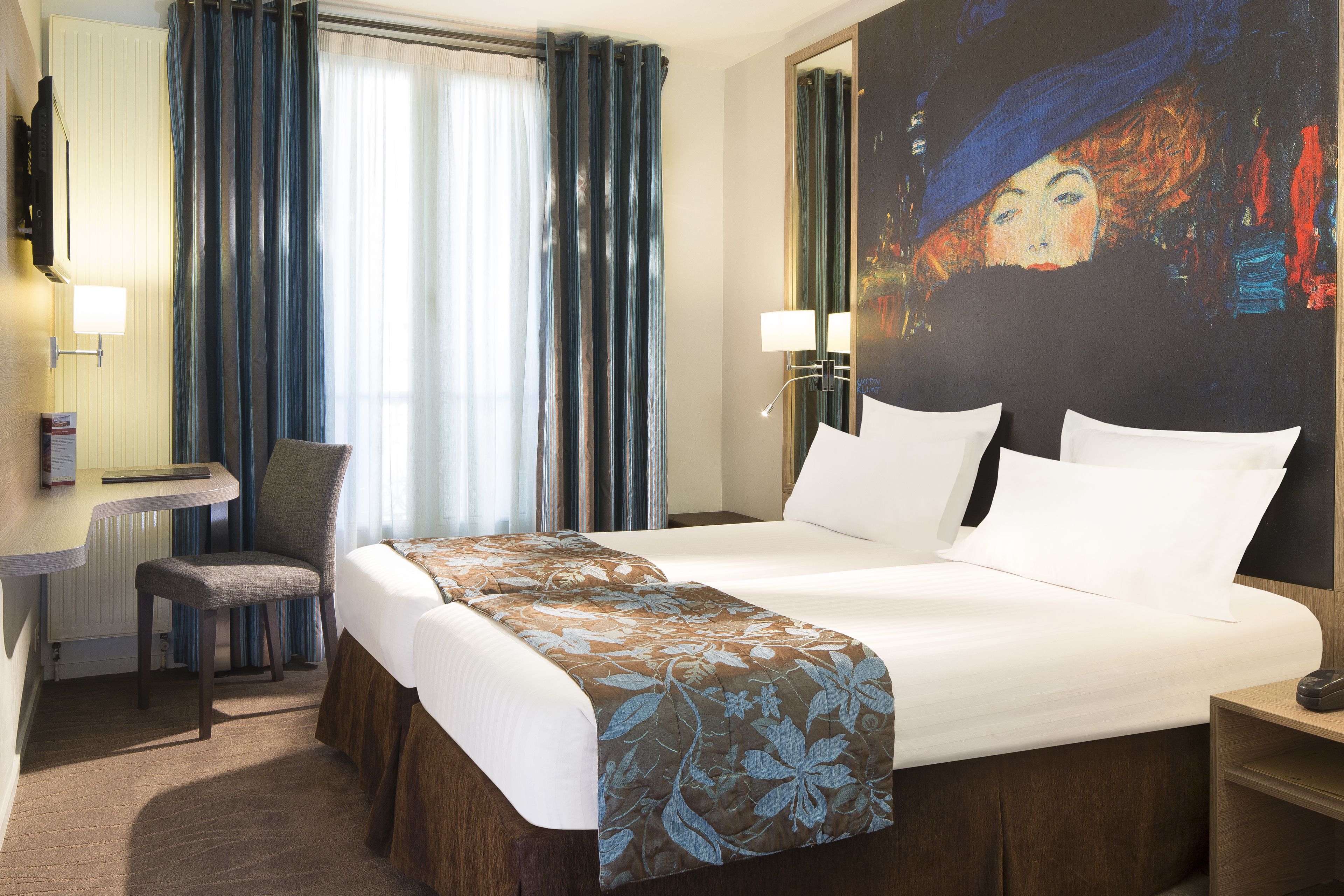 triple room | minibar, in-room safe, desk, blackout curtains