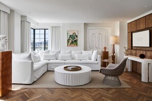 Lyle Suite