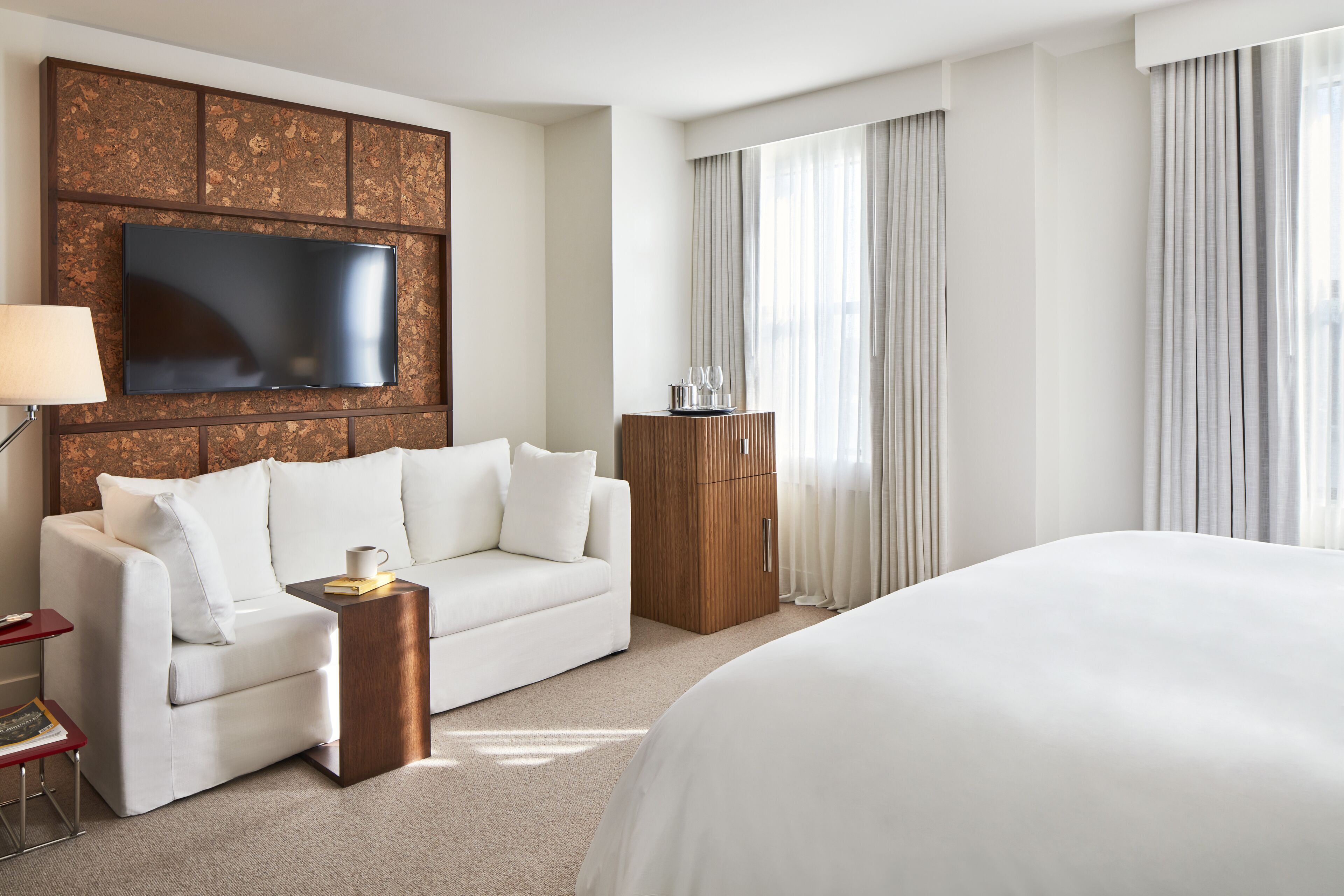 Premier Corner King | Italienske lagner fra Frette, premium-sengetøj, dundyner, minibar