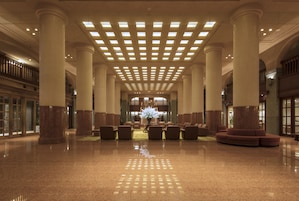 Lobby lounge