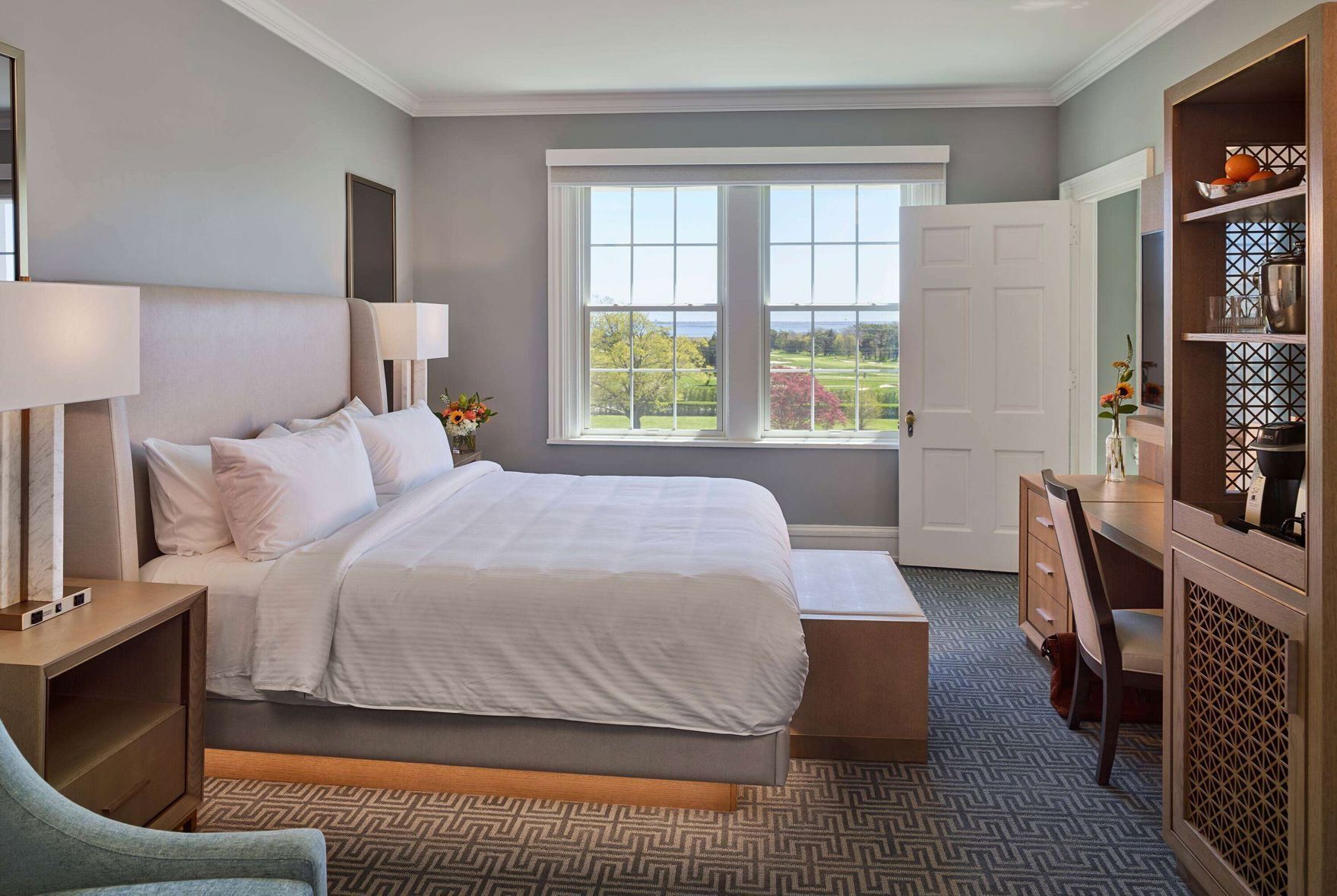 Luxe beddengoed, een kluis op de kamer, individueel gedecoreerd