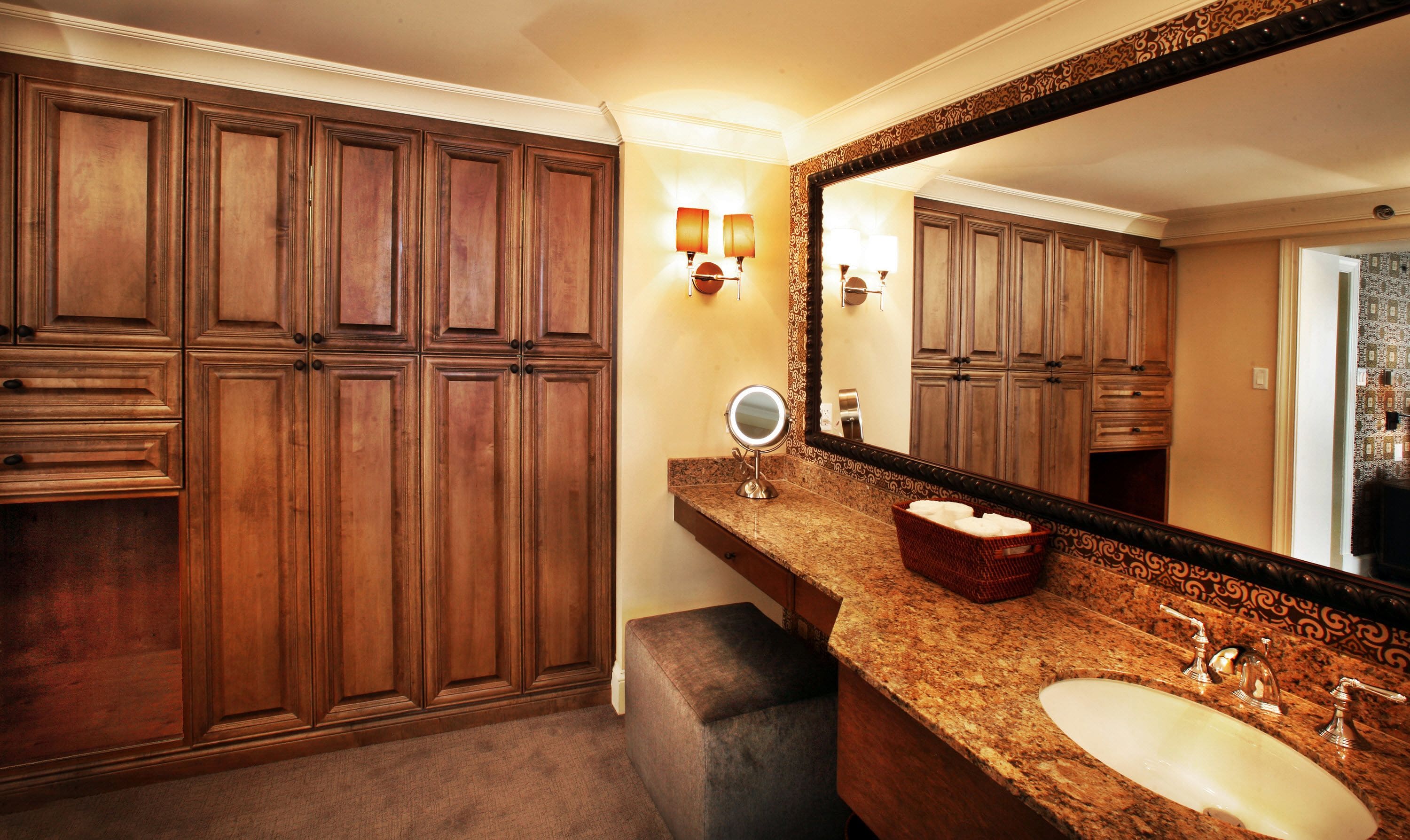 premier suite, 1 king bed, non smoking | bathroom | combined shower/bathtub, free toiletries, hair dryer, bathrobes