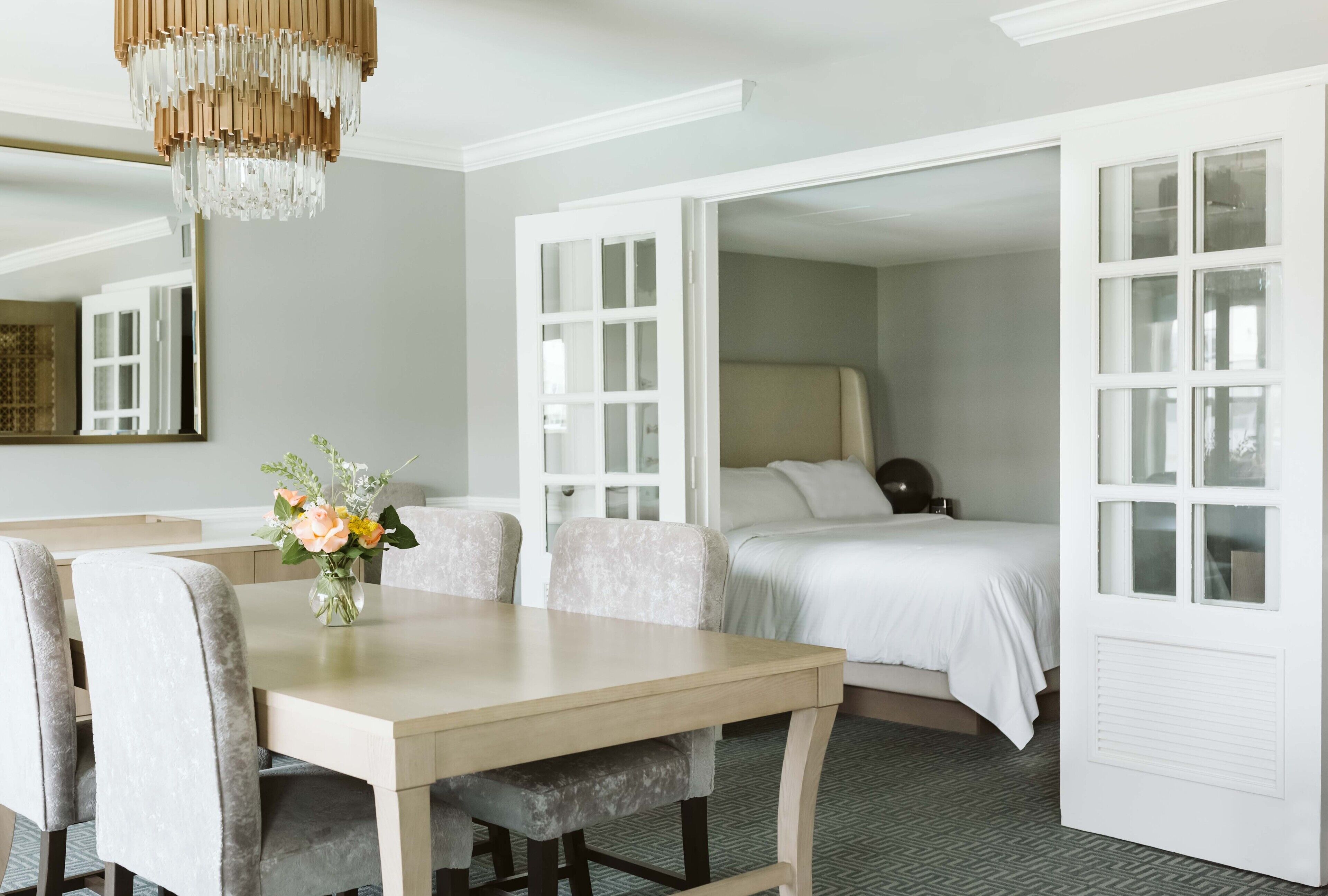 suite, non smoking (parlor suite) | premium bedding, in-room safe, individually decorated