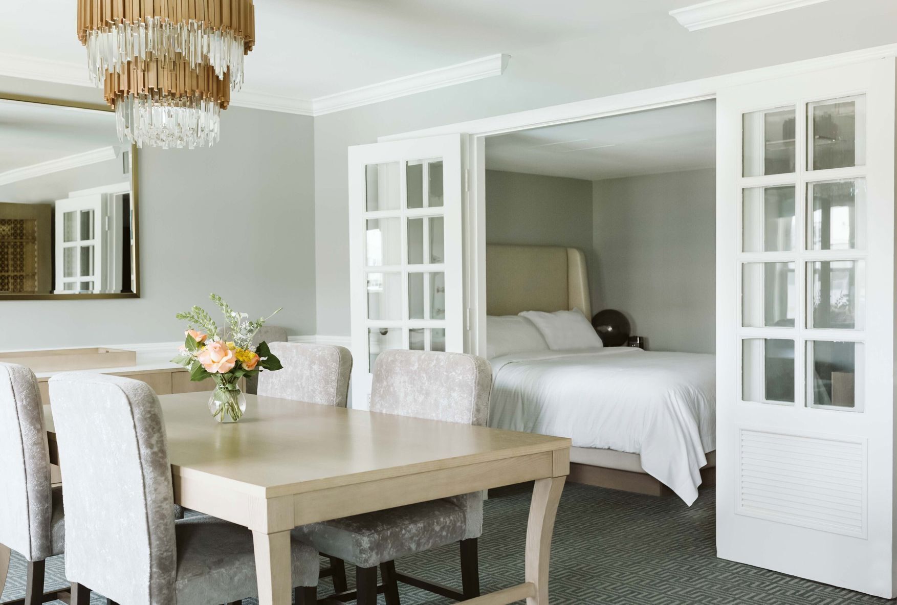 Luxe beddengoed, een kluis op de kamer, individueel gedecoreerd