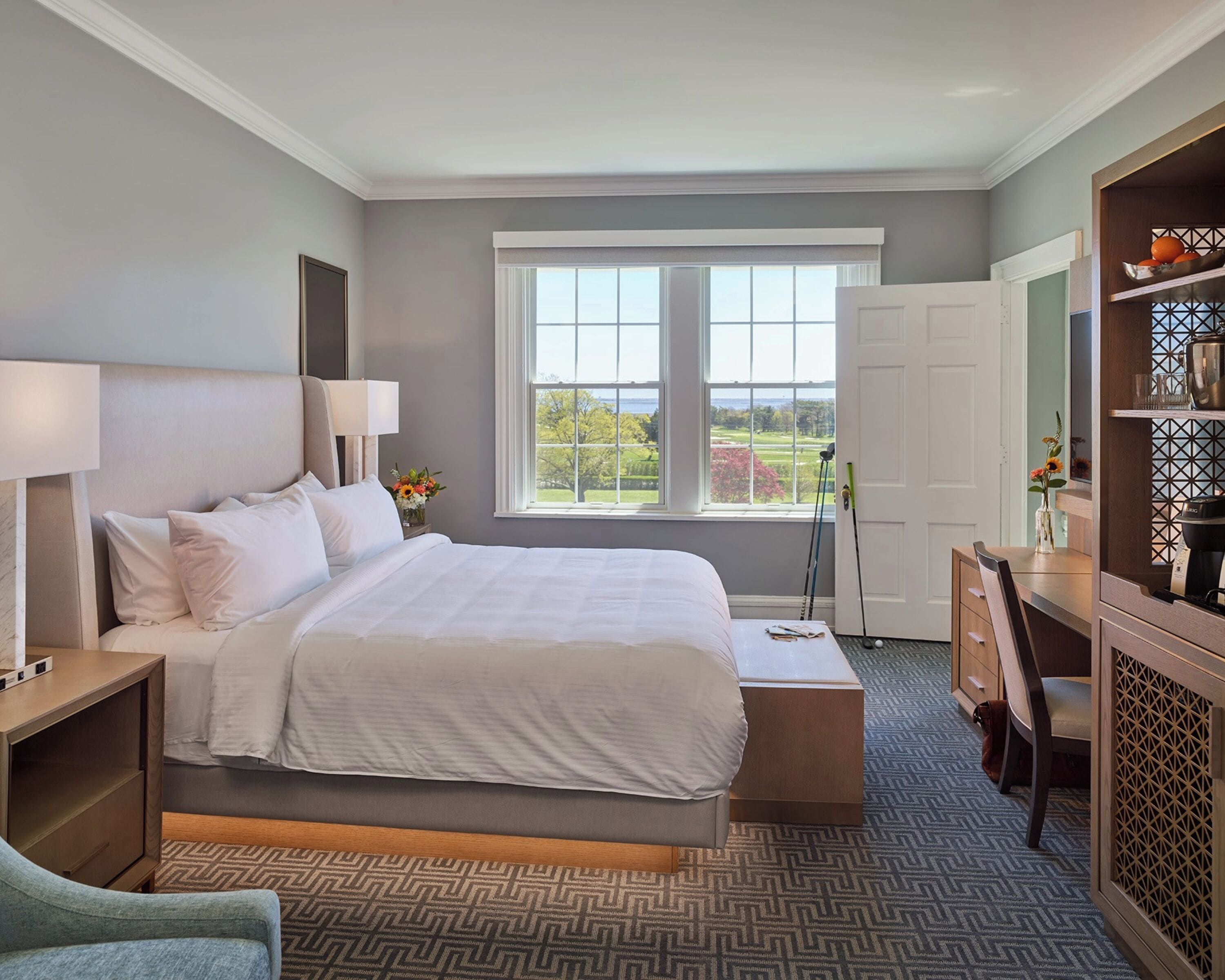 Ylelliset vuodevaatteet, tallelokero huoneessa