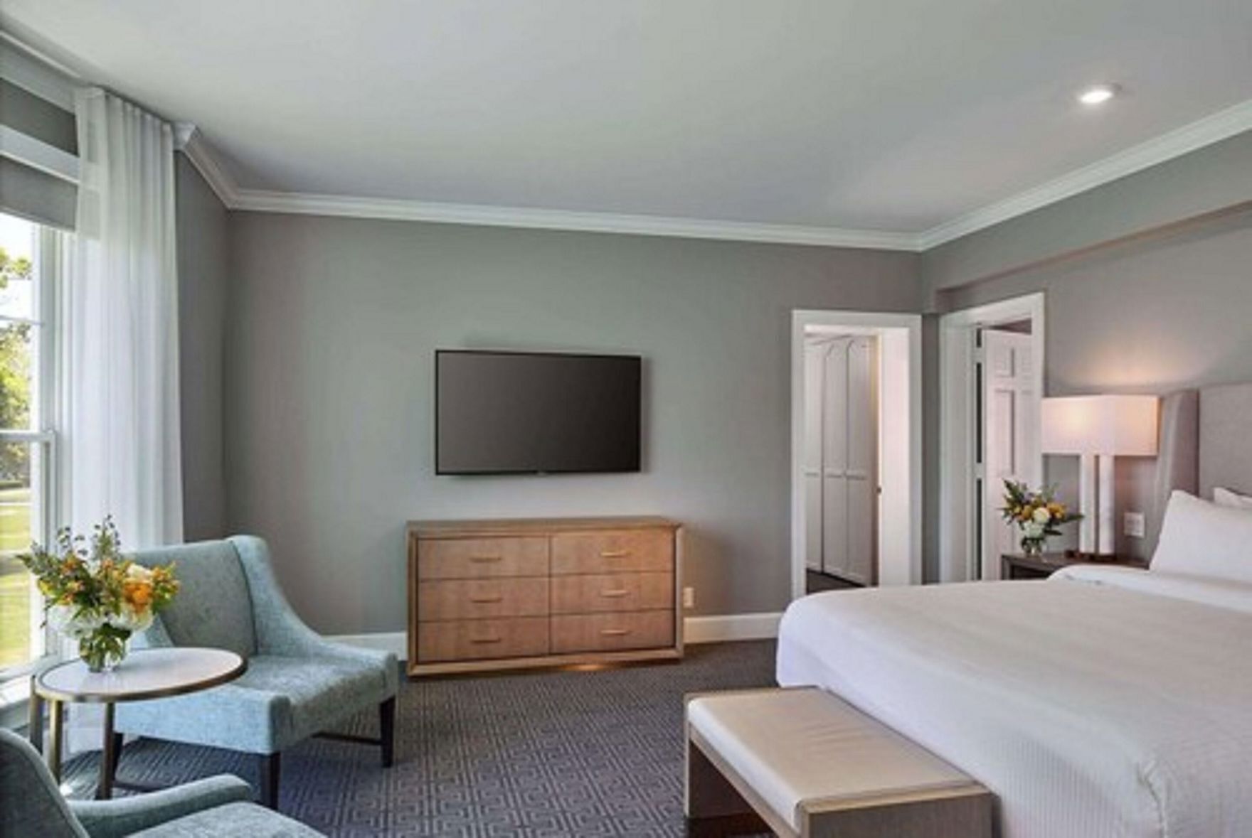 Luxe beddengoed, een kluis op de kamer, individueel gedecoreerd