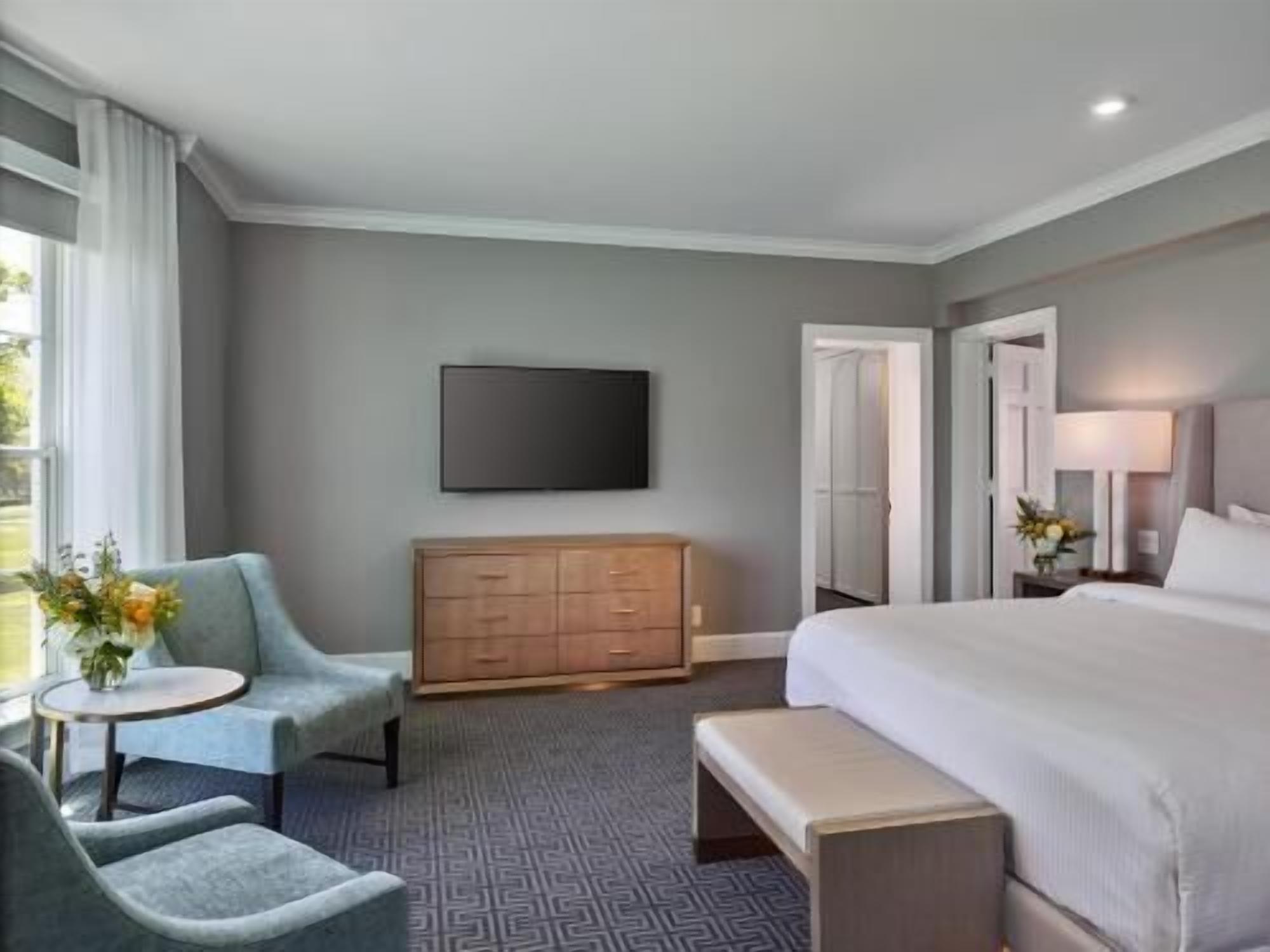 Luxe beddengoed, een kluis op de kamer, individueel gedecoreerd