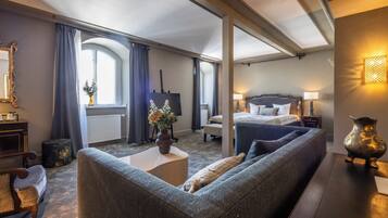 Royal Superior | 1 dormitorio, ropa de cama de alta calidad, minibar y caja fuerte