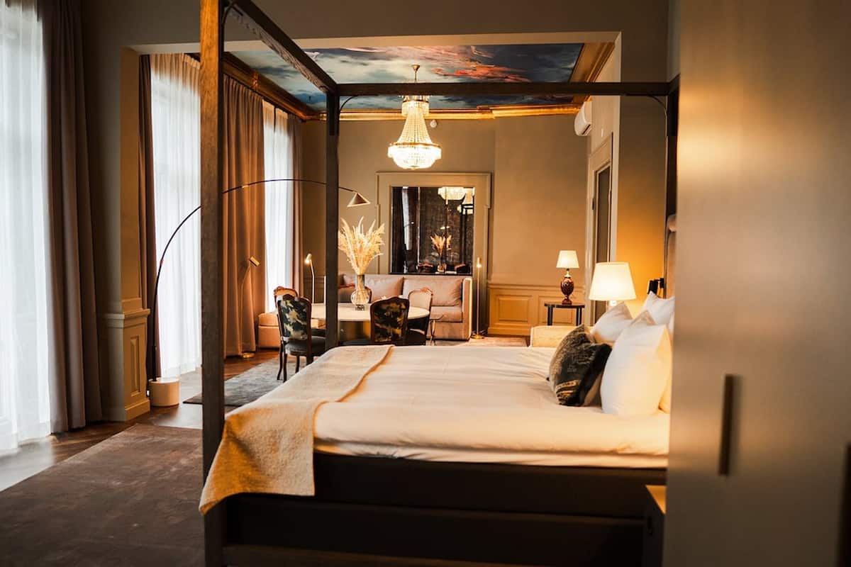 rose suite | 1 bedroom, premium bedding, minibar, in-room safe