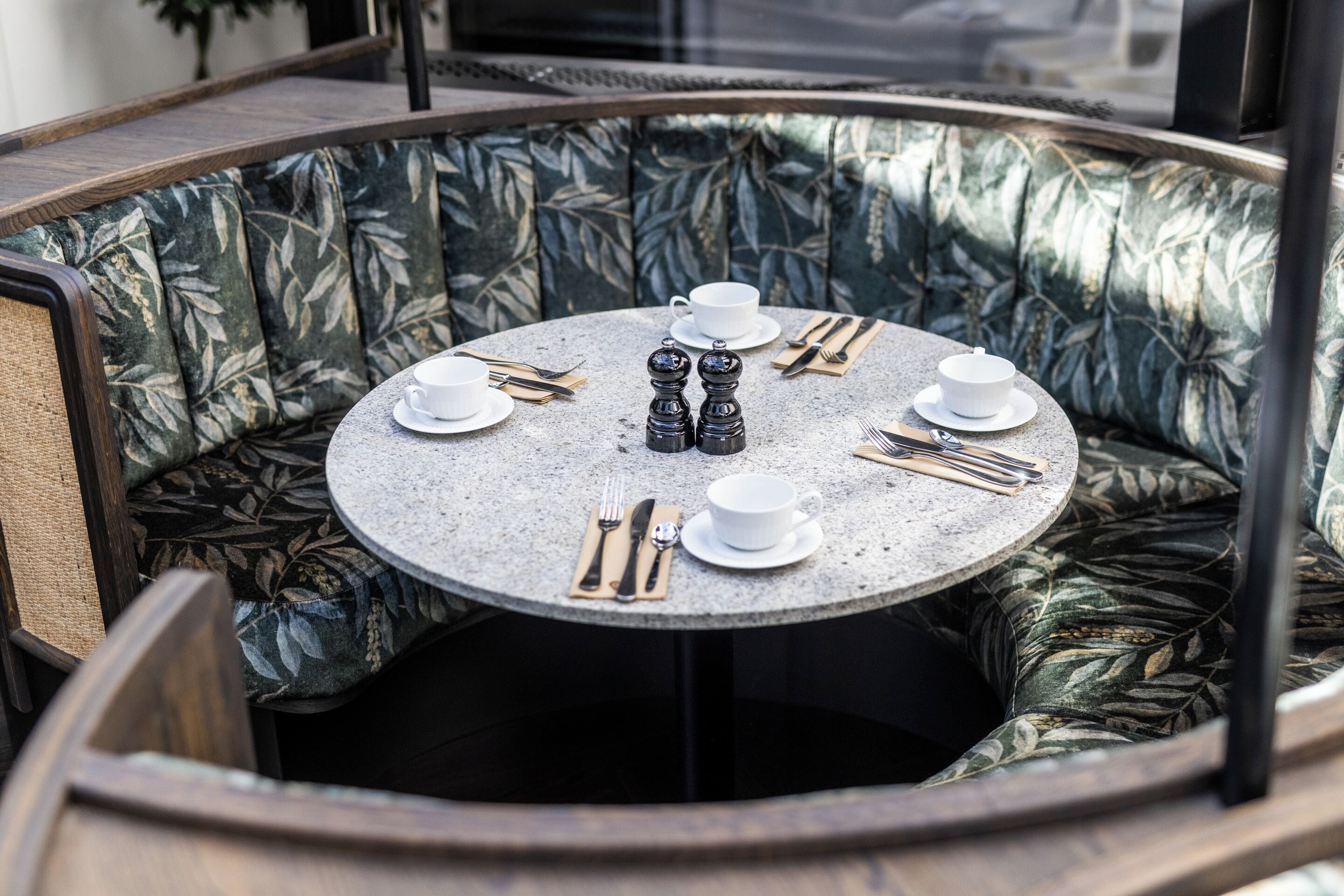 daily buffet breakfast (dkk 235 per person)